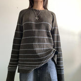 Gestreifter Rippenpullover